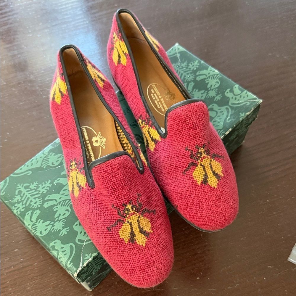 Stubbs & Wootton Red Bee Embroidered Loafers